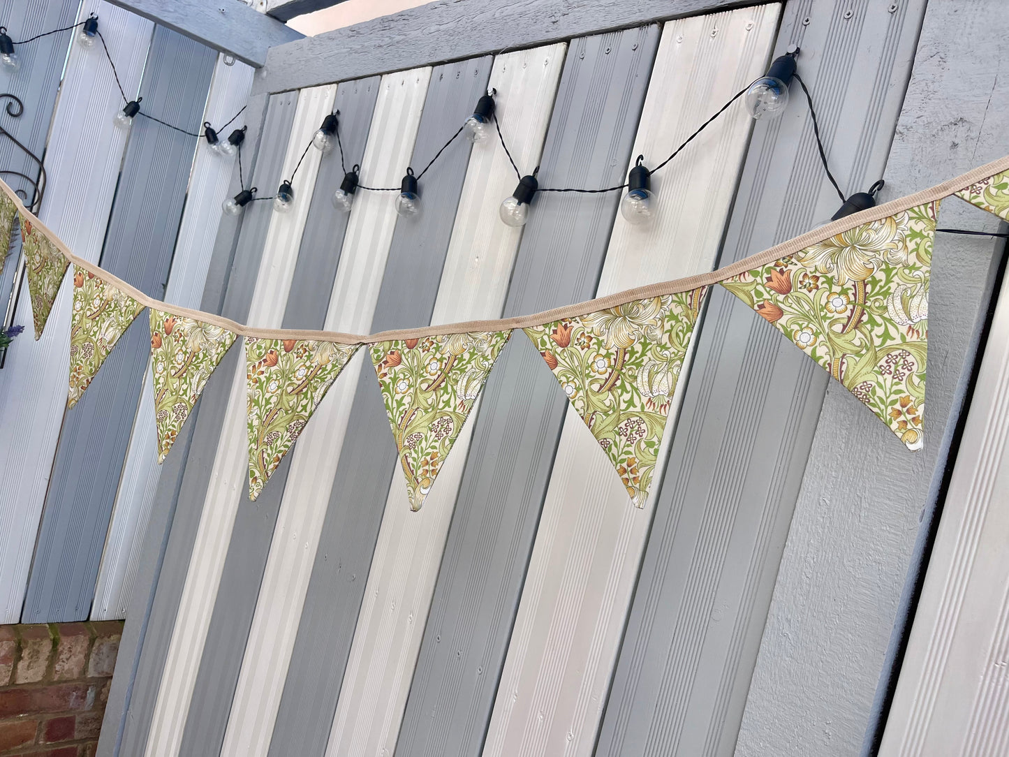 Outdoor bunting - Golden Lily