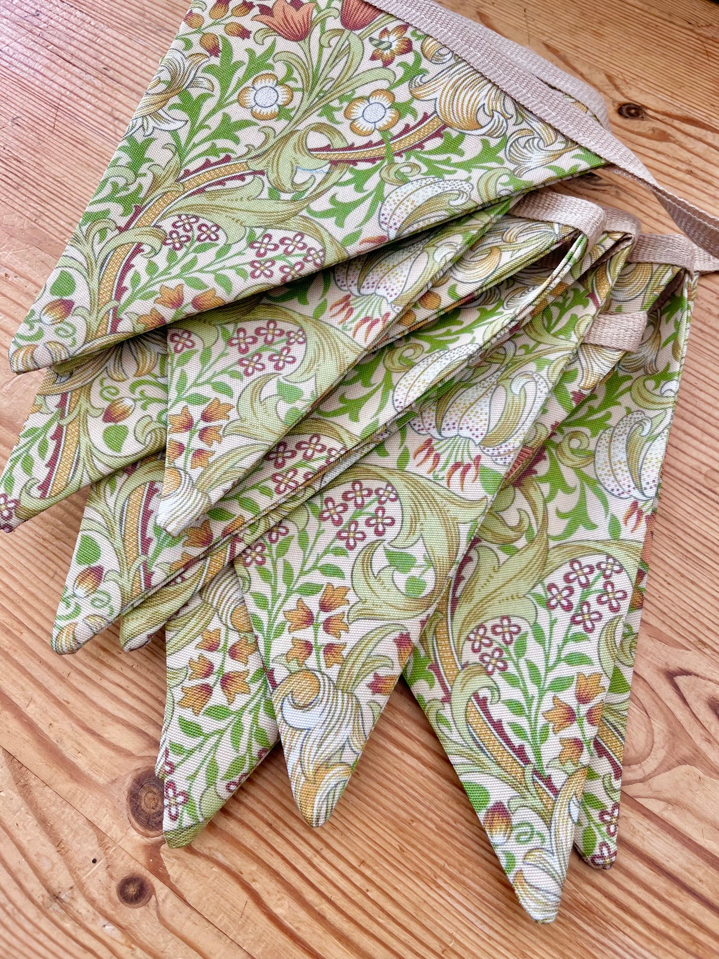 Outdoor bunting - Golden Lily