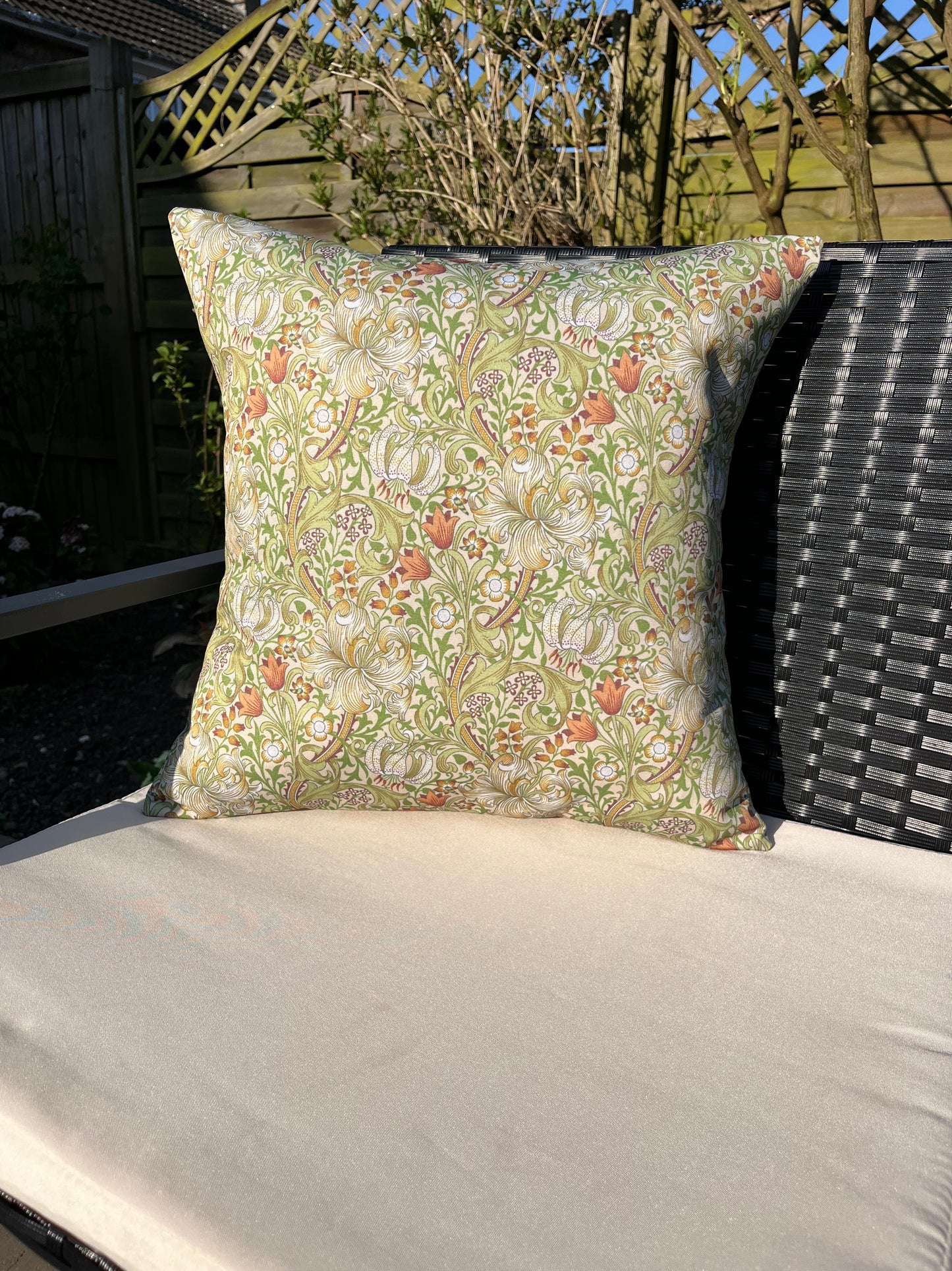 Outdoor cushion - Golden Lily
