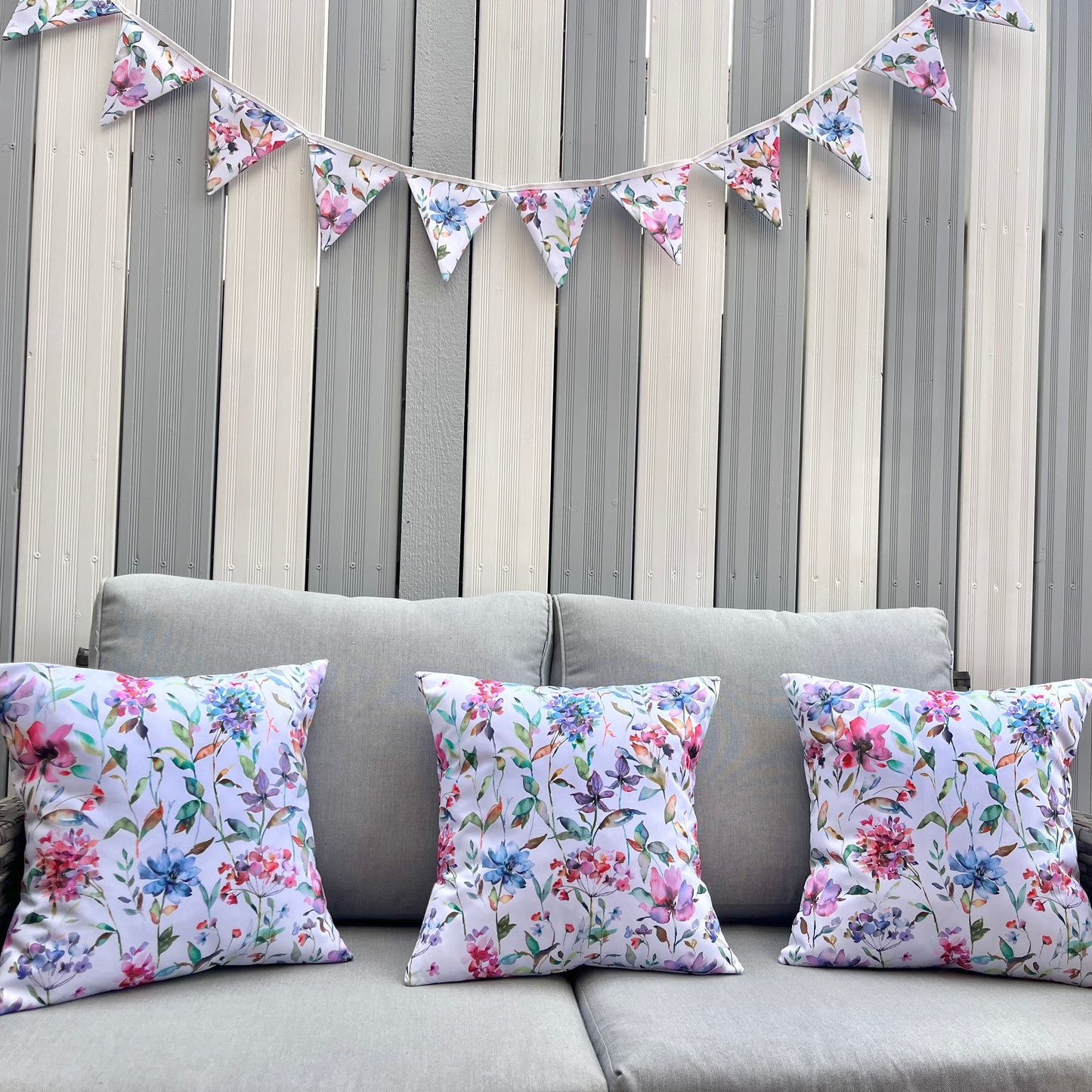 Outdoor cushion - Multi Floral