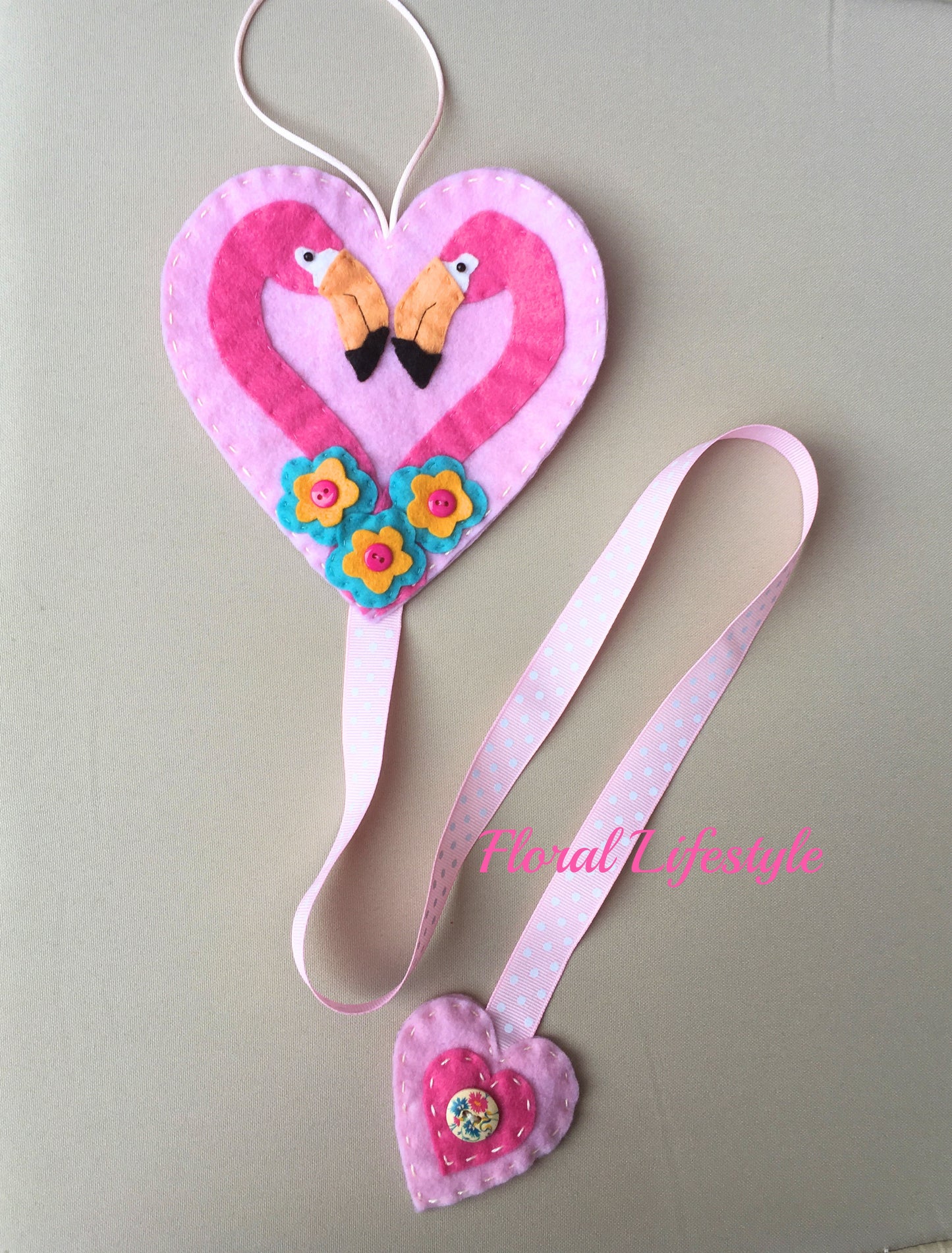 Deluxe flamingo hair bow holder